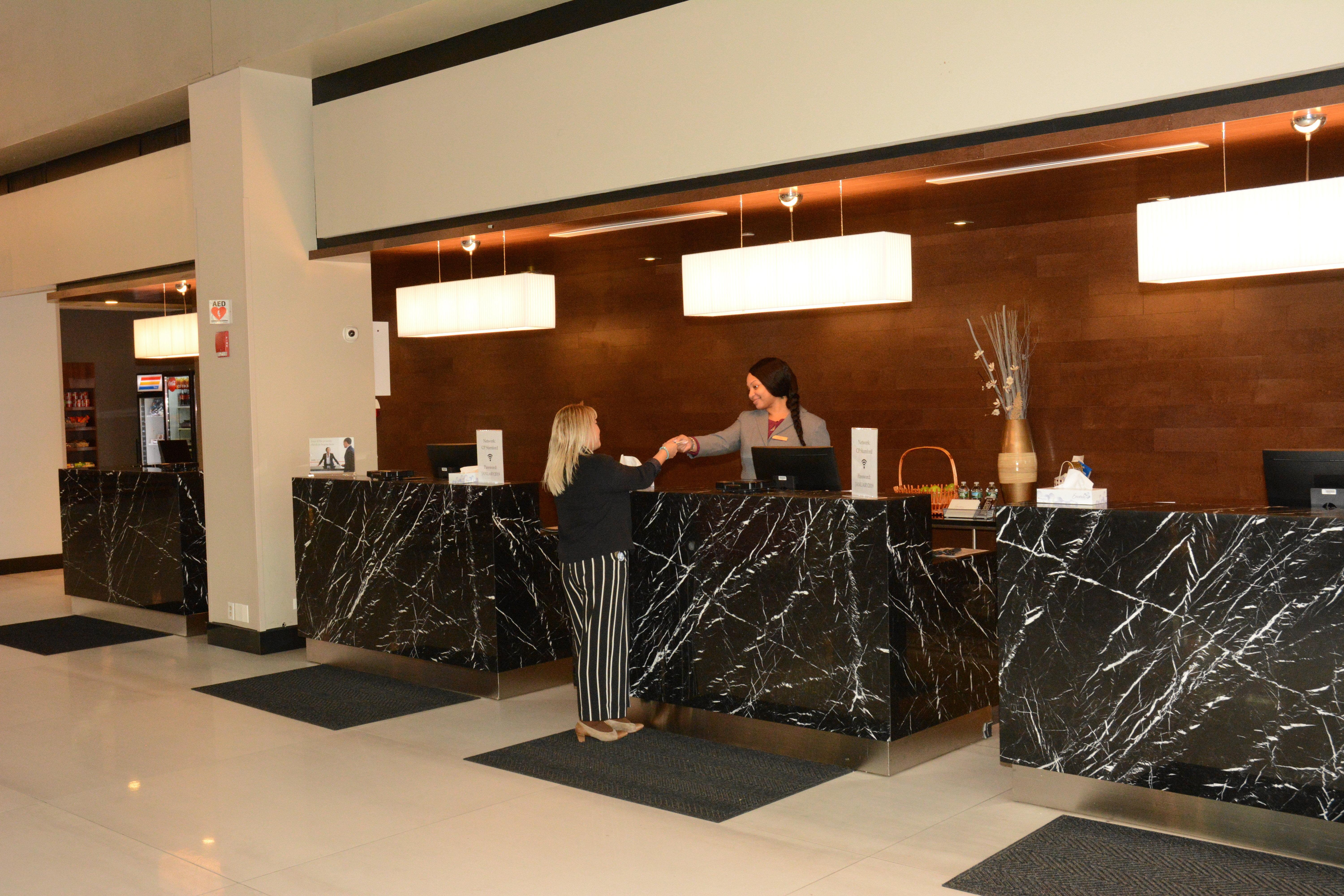 The Armon Stamford Hotel & Conference Center 外观 照片