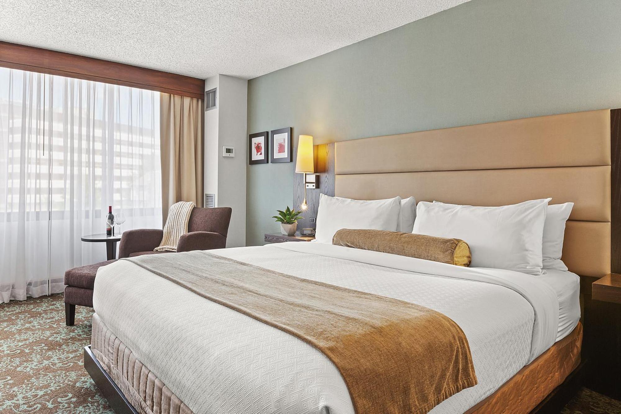 The Armon Stamford Hotel & Conference Center 外观 照片