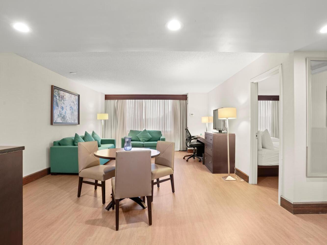 The Armon Stamford Hotel & Conference Center 外观 照片
