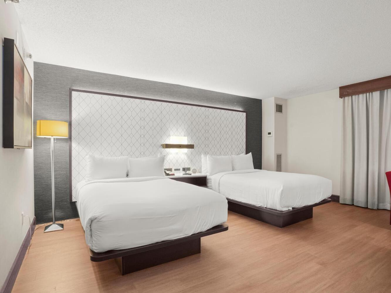 The Armon Stamford Hotel & Conference Center 外观 照片