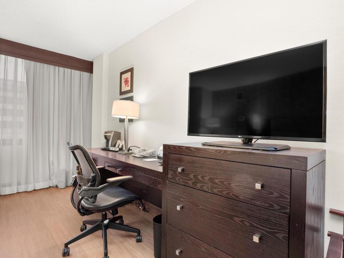 The Armon Stamford Hotel & Conference Center 外观 照片