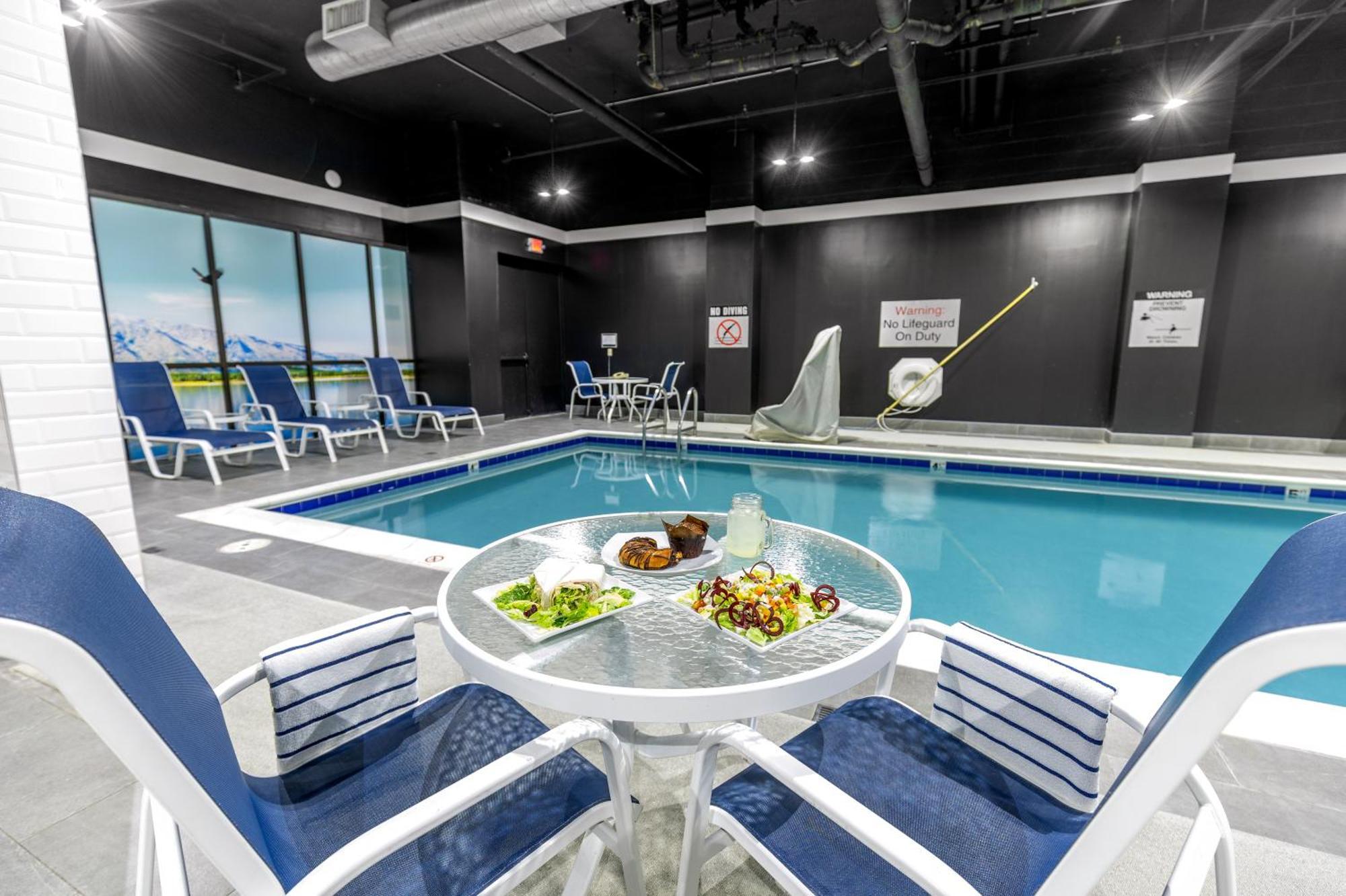 The Armon Stamford Hotel & Conference Center 外观 照片